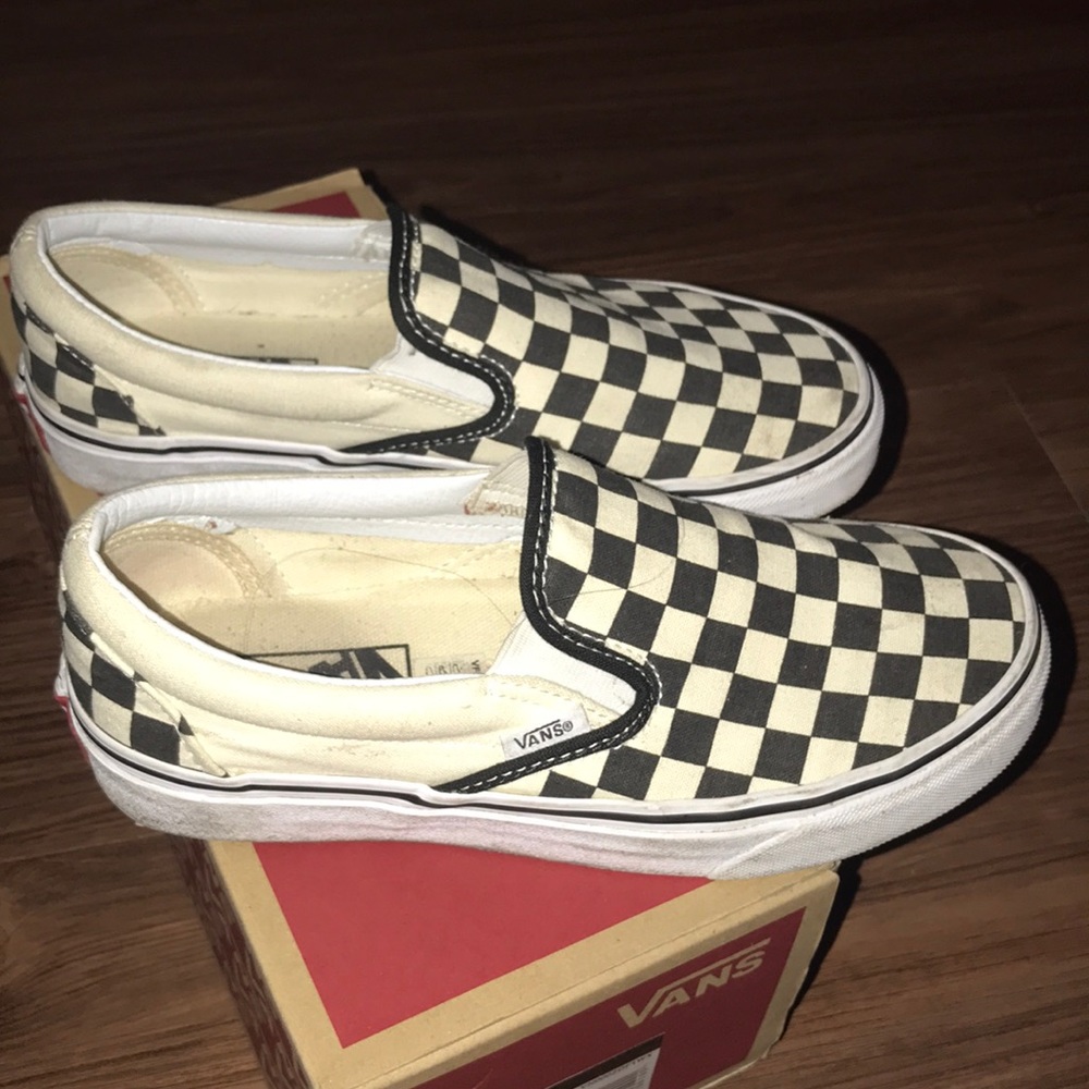 Vans Checkered Slip on’s